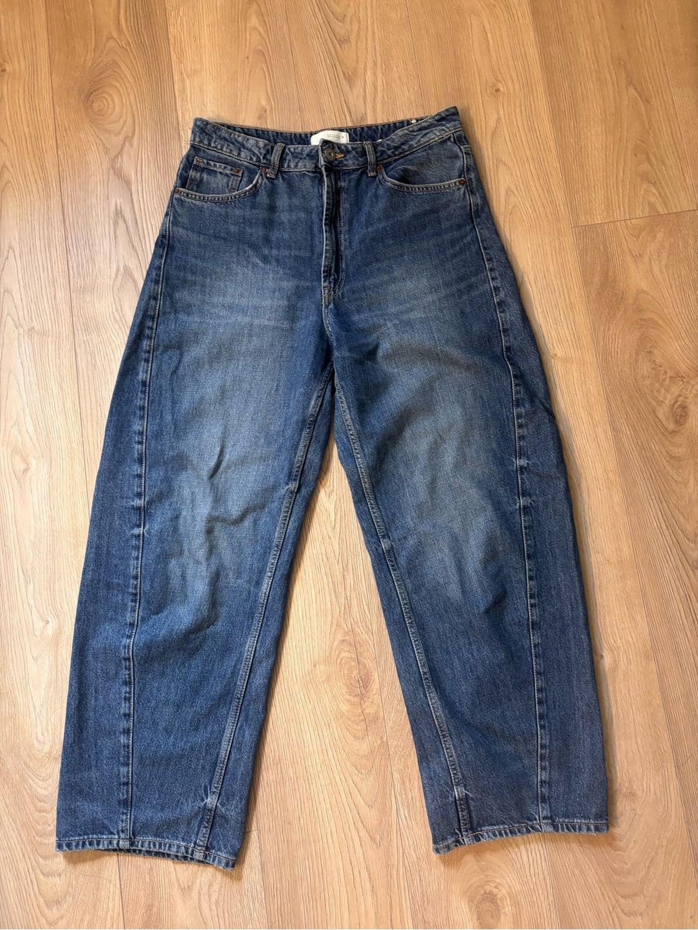 Zara- Classic barrel jeans-Rise Blue Denim Jeans - Women